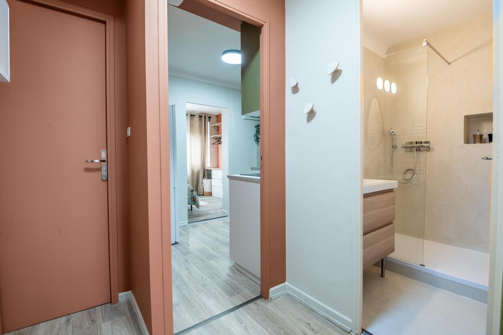 Au Calme De L'Iris - Clim - Garage - Wifi - Tramway Apartment Avignon Ngoại thất bức ảnh