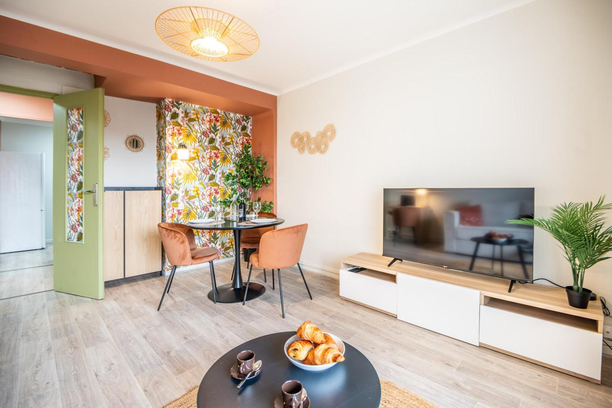 Au Calme De L'Iris - Clim - Garage - Wifi - Tramway Apartment Avignon Ngoại thất bức ảnh