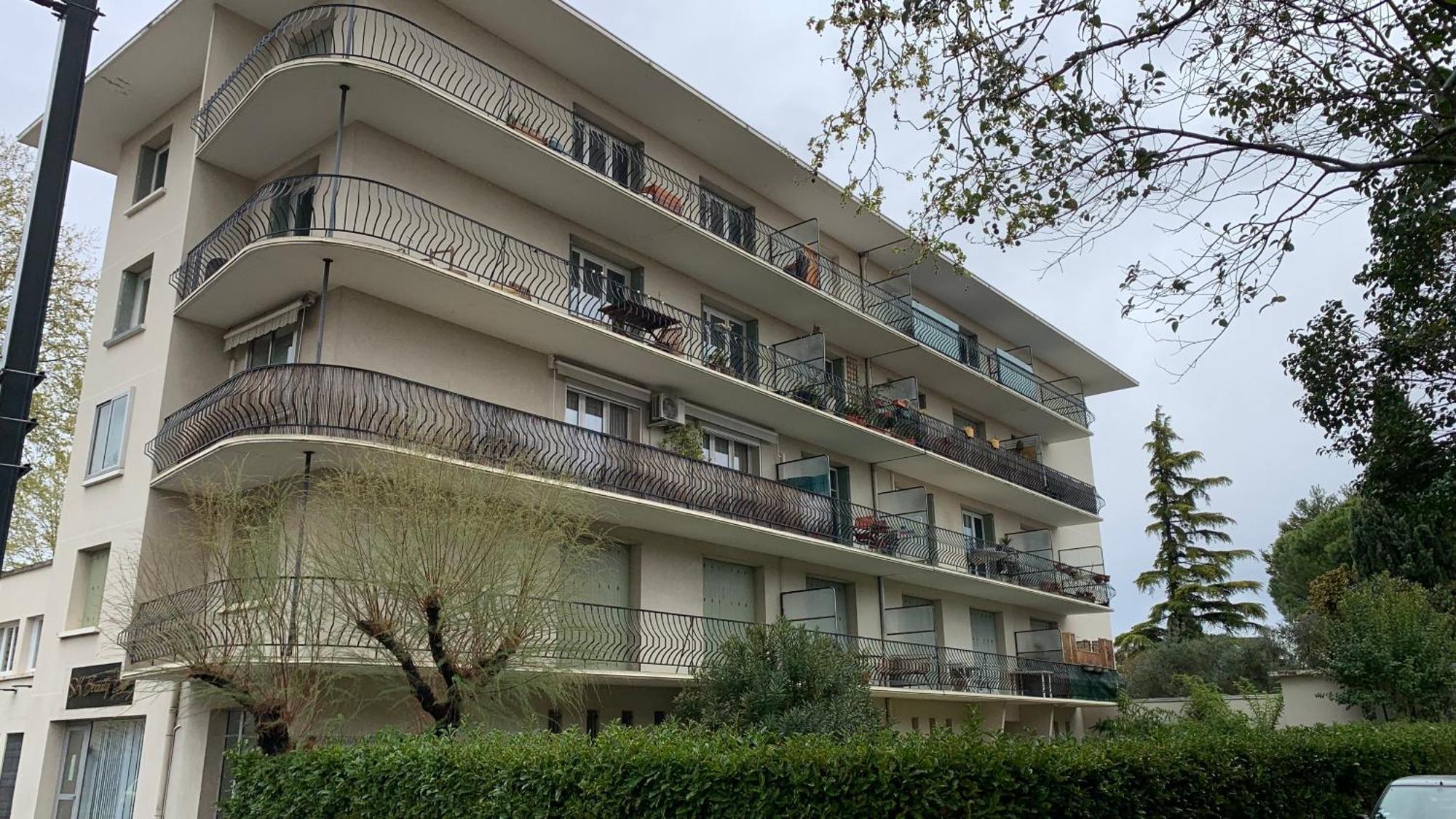 Au Calme De L'Iris - Clim - Garage - Wifi - Tramway Apartment Avignon Ngoại thất bức ảnh